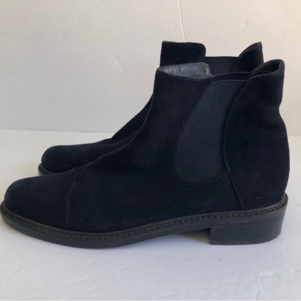 Stuart Weitzman Laine Chelsea Boots 9N. Beautiful suede boots. Like new.